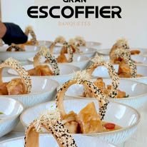 Canapés servidos en tazones